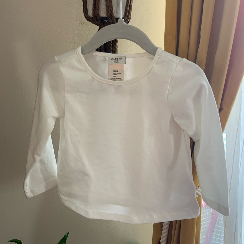 🍓3/$10 ASPEN Kids White Long Sleeve Tee with Round Neckline size 12m